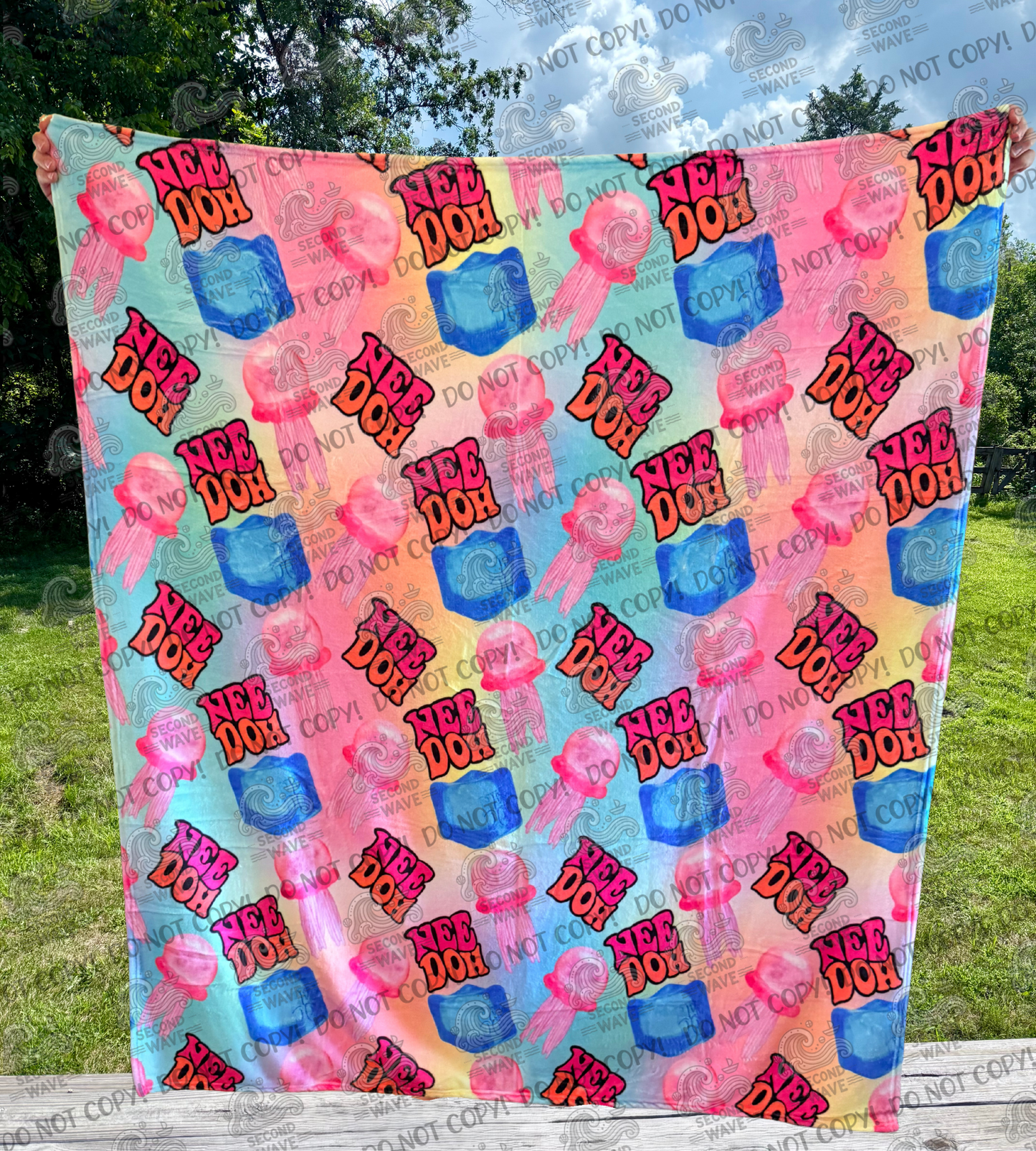 Needoh Jellyfish 50x60 Inch Blanket