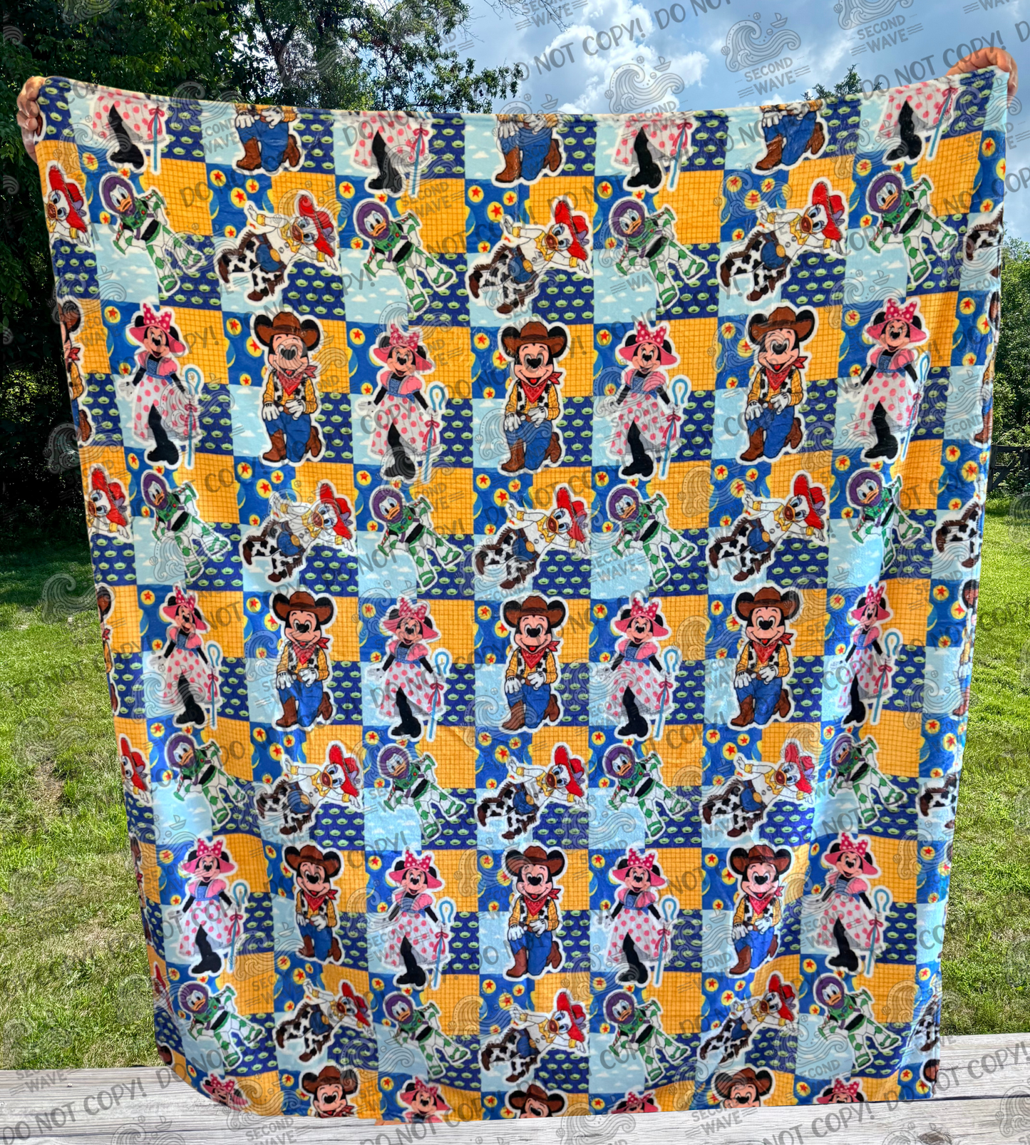 Mickey and Friends TS Mashup 50x60 Inch Blanket