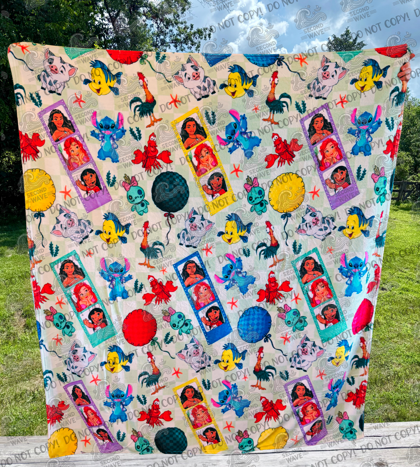 D!$ney Summer Fun 50x60 Inch Blanket